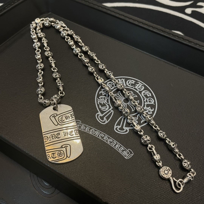 Ch*0me He**ts necklaces